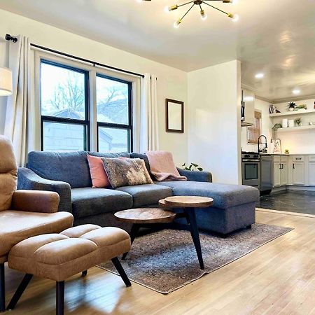 Campus Cottage Kng Bed! Walk To Uco And Downtown 에드몬드 외부 사진